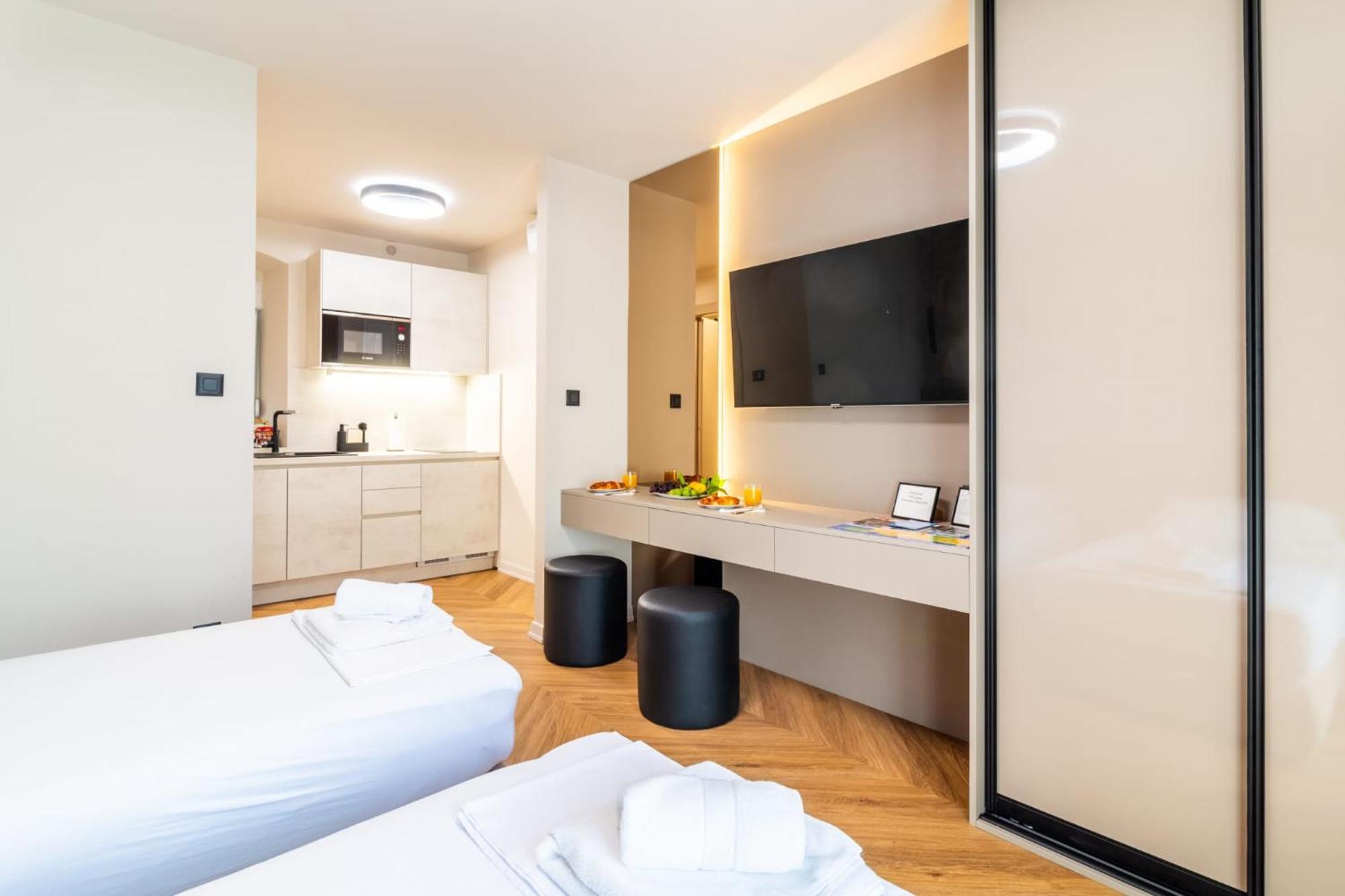 Apartment Centre In Stone House سبليت المظهر الخارجي الصورة