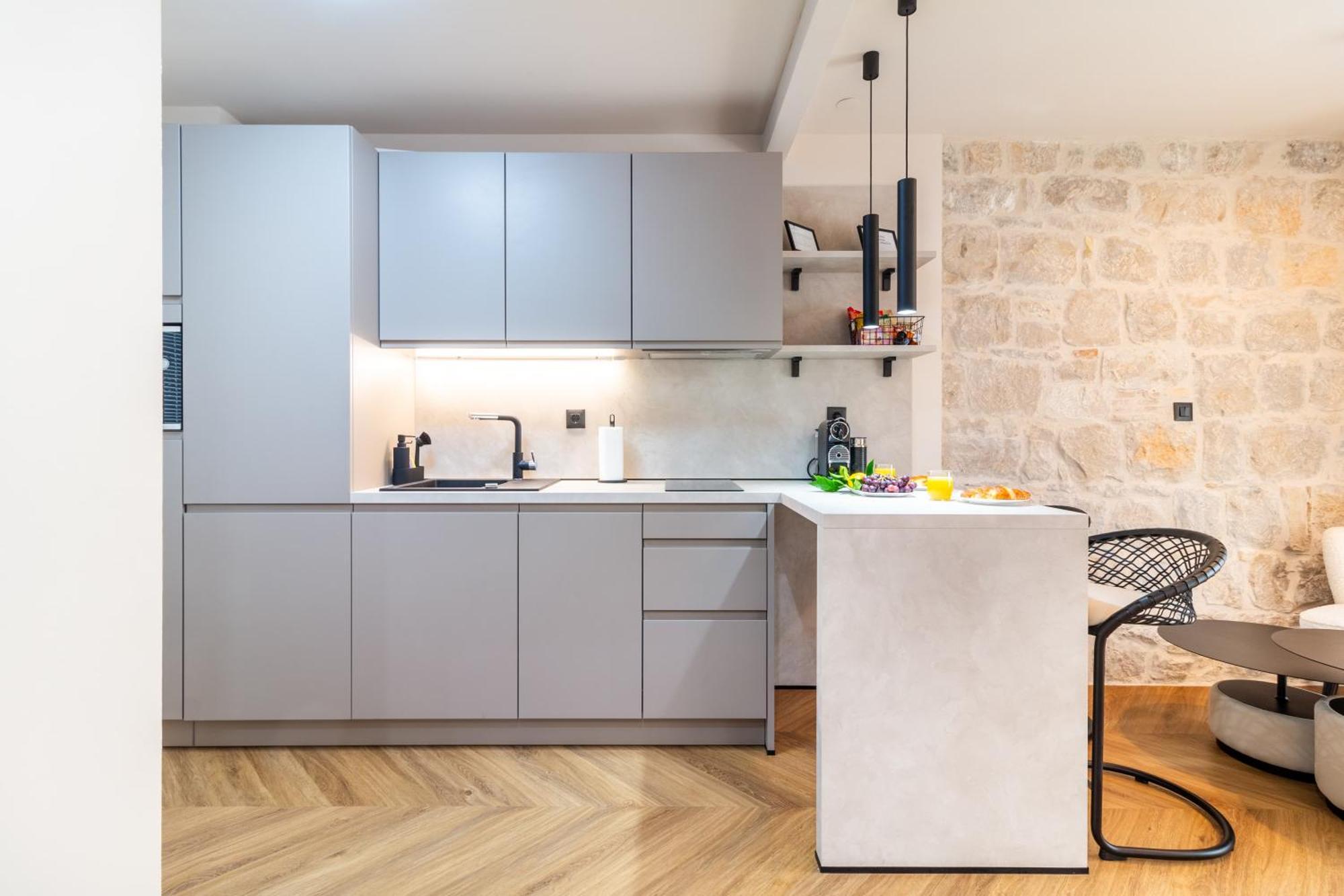 Apartment Centre In Stone House سبليت المظهر الخارجي الصورة