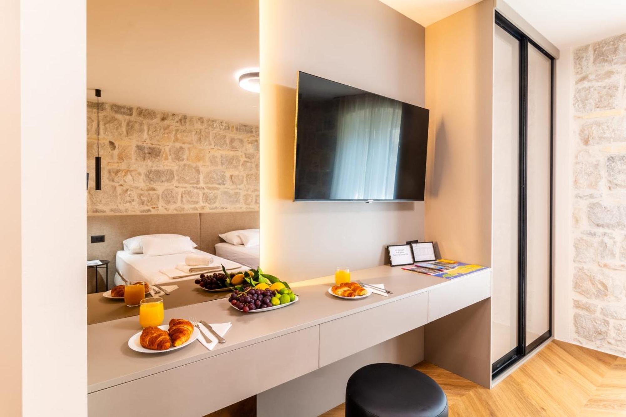 Apartment Centre In Stone House سبليت المظهر الخارجي الصورة